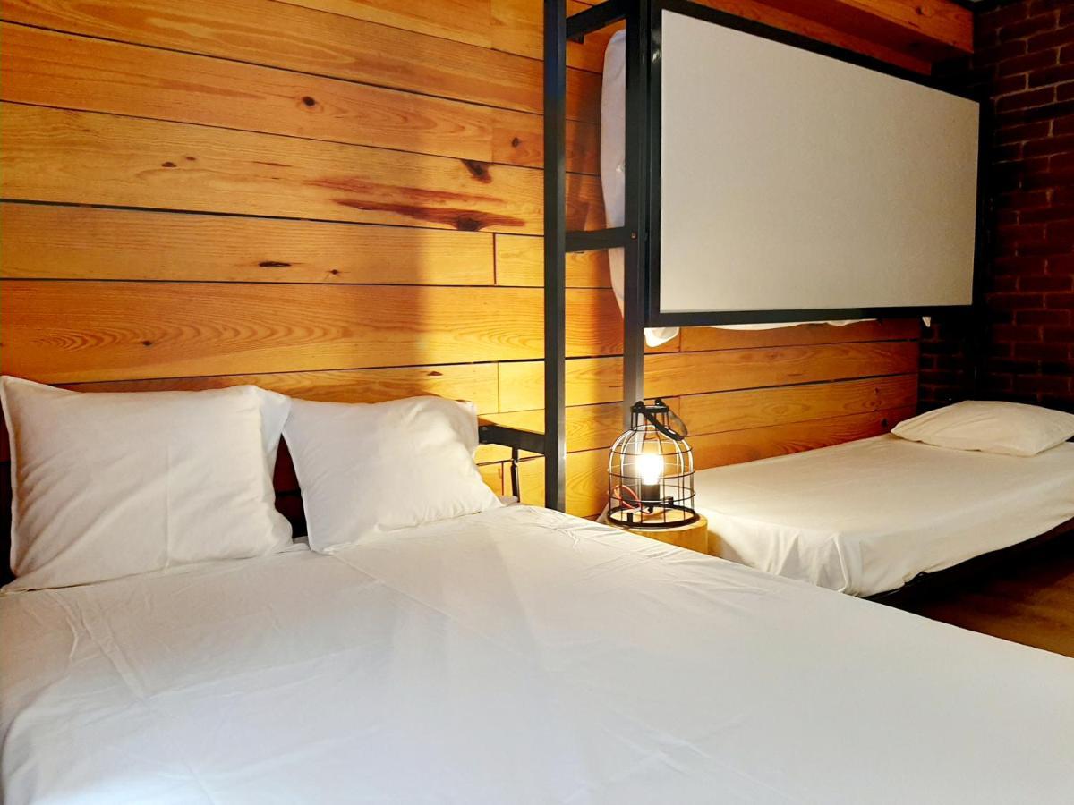 Hostal Erasmus By Gaiarooms Salamanca Exterior photo