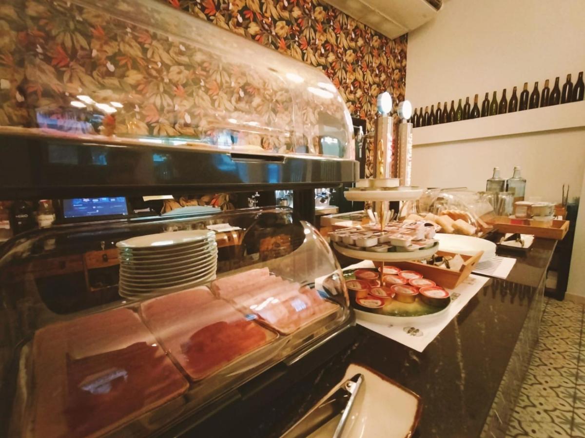 Hostal Erasmus By Gaiarooms Salamanca Exterior photo