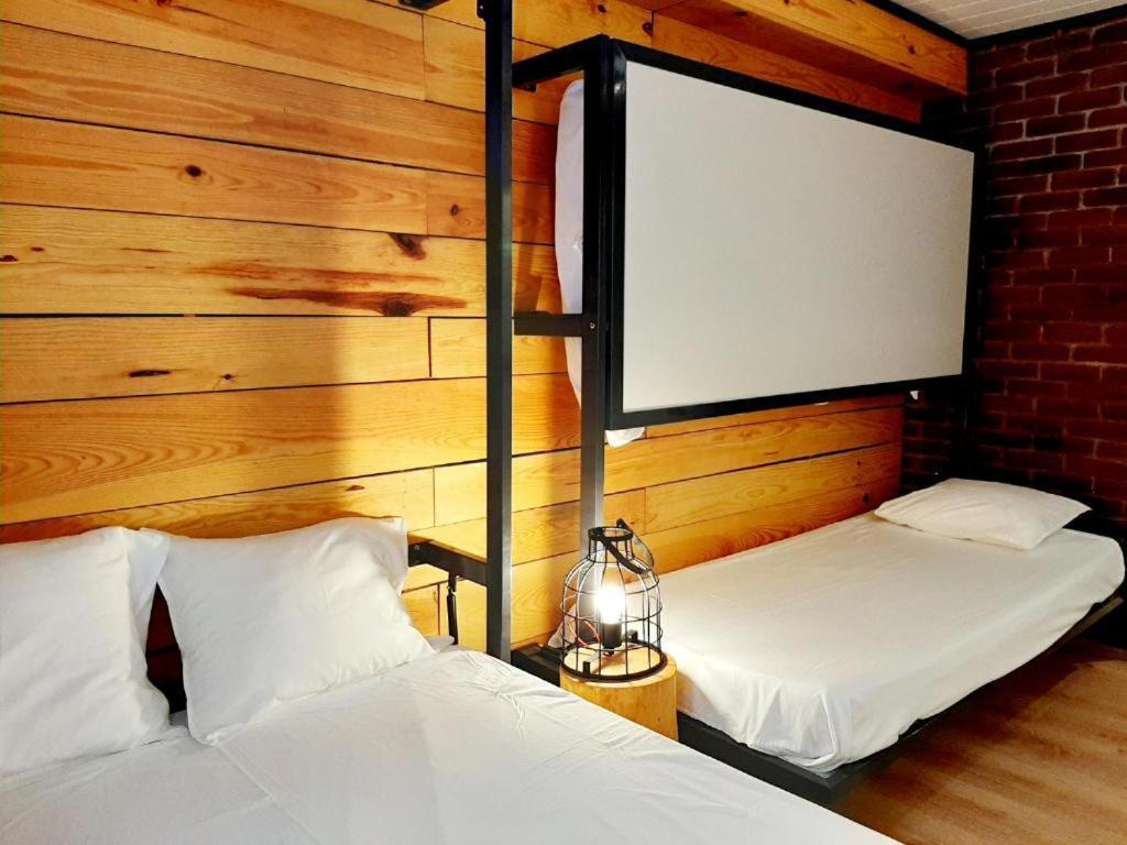 Hostal Erasmus By Gaiarooms Salamanca Exterior photo